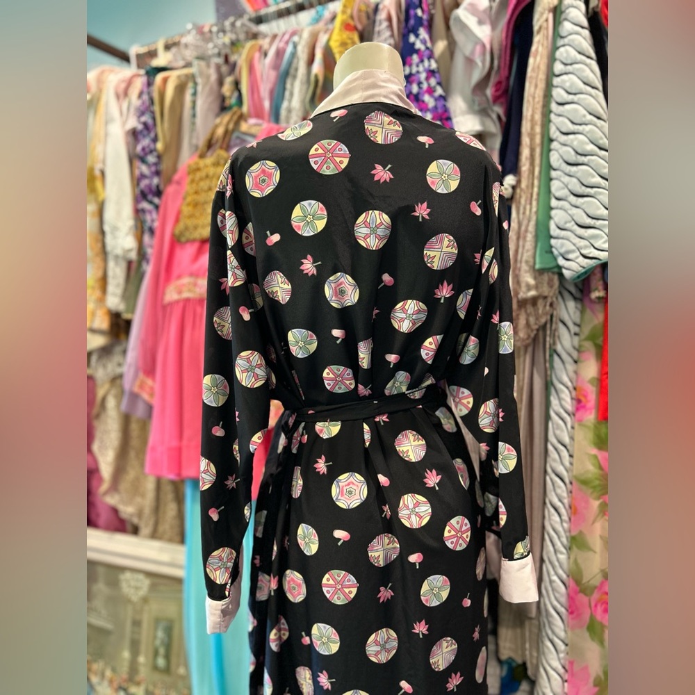 Pastel & Black Robe - Picture 4 of 11
